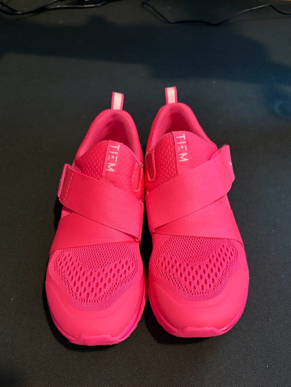 TIEM Slipstream Cycling Shoes in Knockout Pink size 6.5